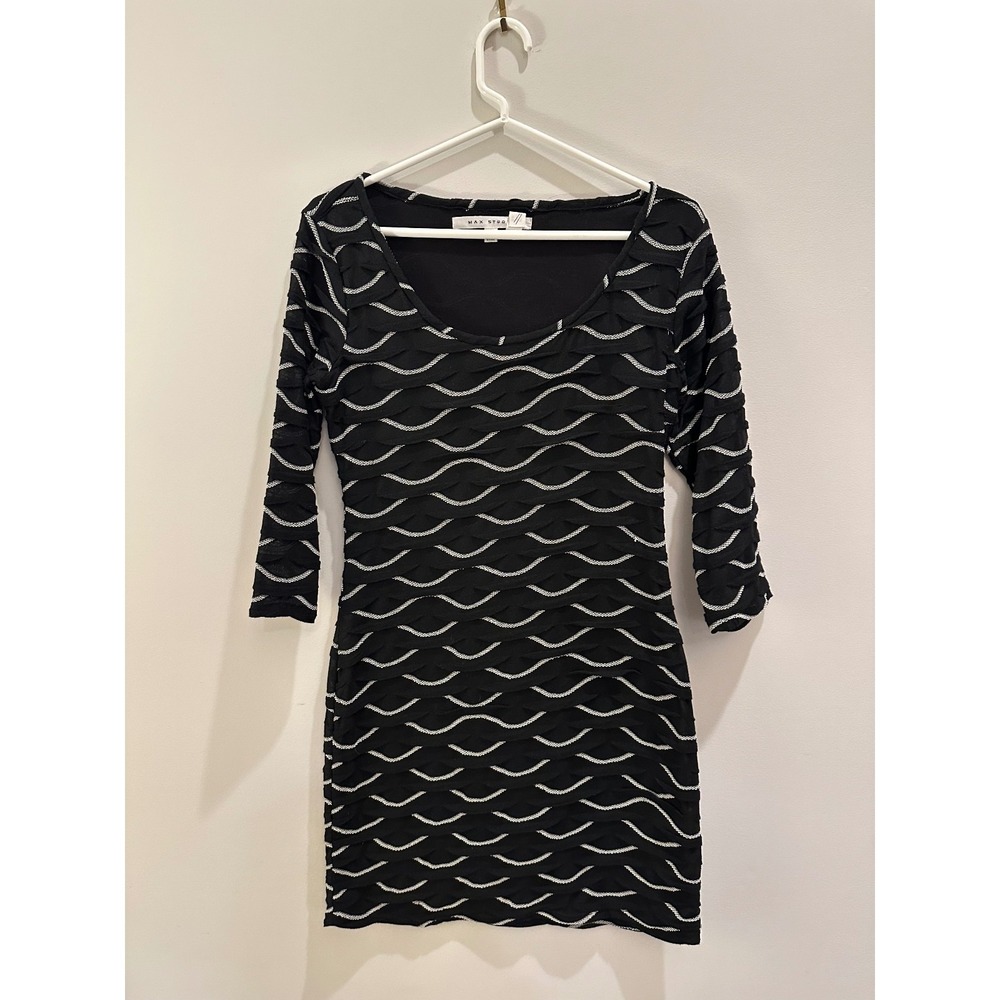 Max‎ Studio Women's Small Black White Wavy Scalloped Knit Dress